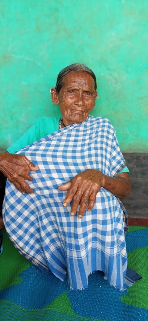 12_baje's tweet photo. Dear Madam/Sir,Pata pradhan village-sarbapanga,Gp-Indraguda,Block-Raikia under Kandhamal dist.deprived from Pension since along period,before that she was availing MBPY benefit,Now she has no other option for her survival.@CMO_Odisha @DMKandhamal https://t.co/ILSiASFRjy