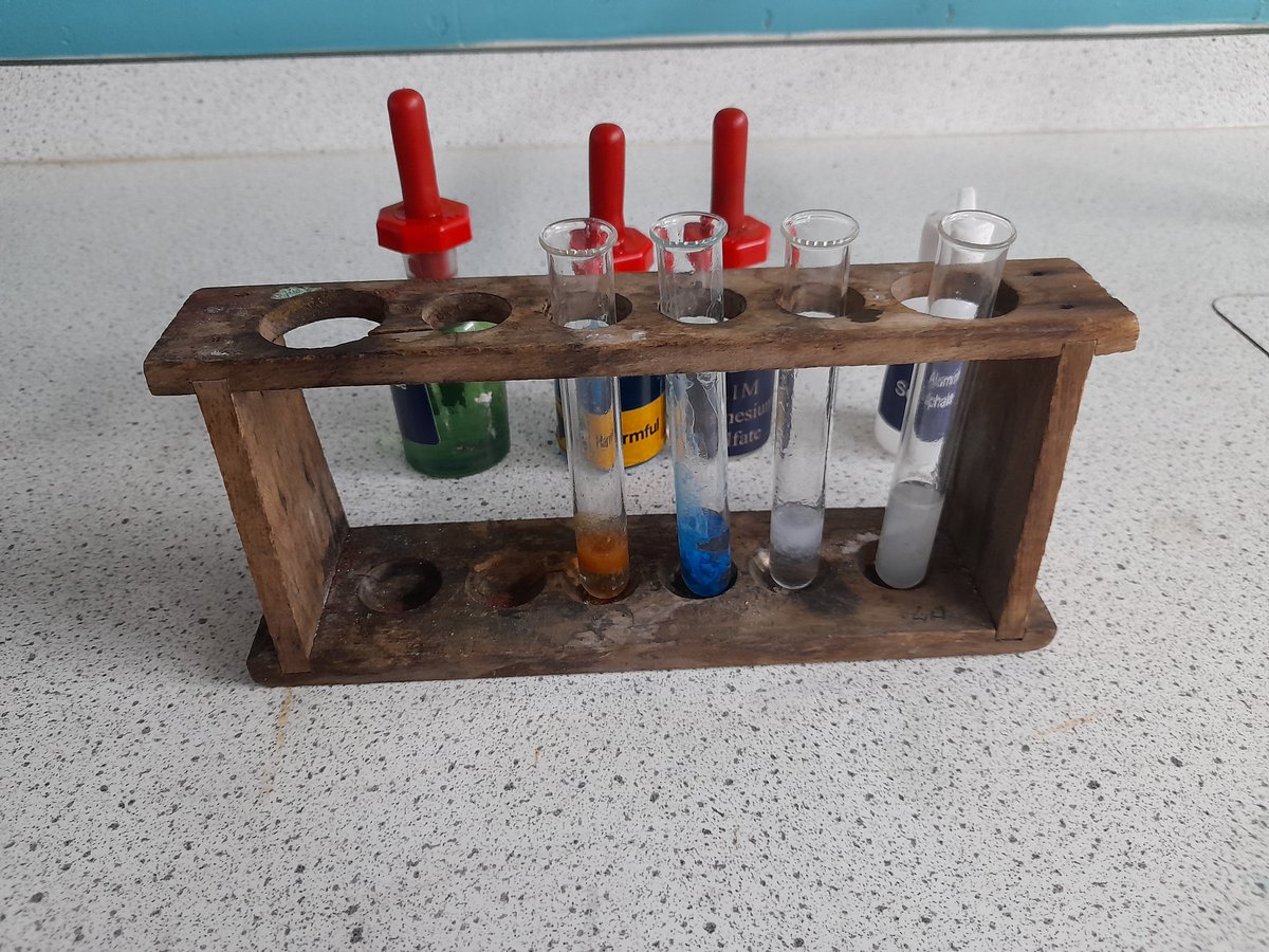 JubileeScience's tweet photo. Year 11 have been working on chemical analysis this week. Here they are identifying positive metal ions using sodium hydroxide to create different coloured precipitates. #chemicalanalysis #positiveions #appliedscience @jubileehigh https://t.co/hRcO78RR6I