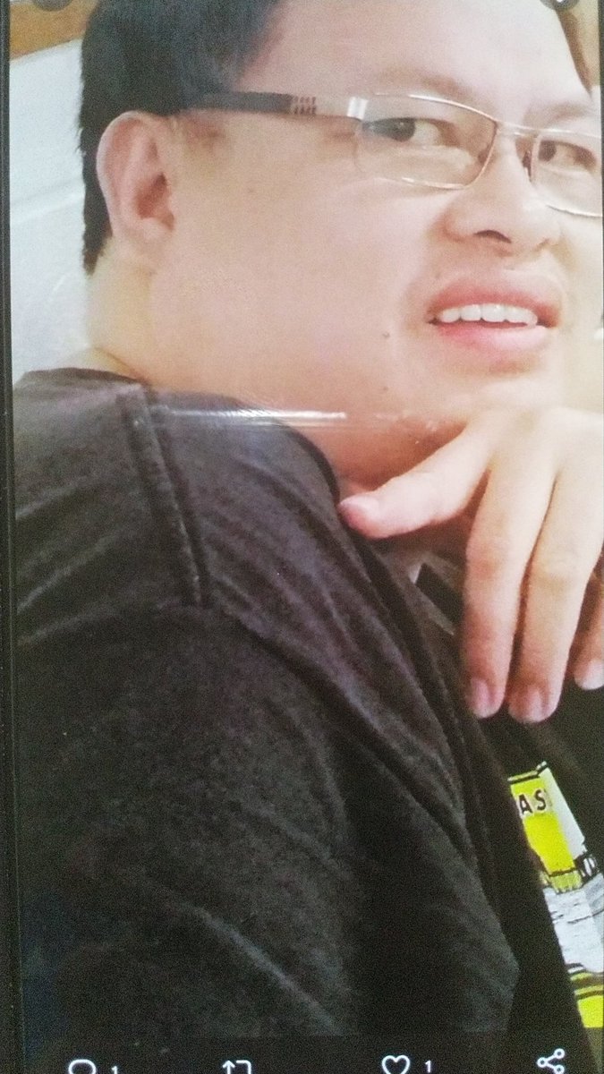 Kuyabear3's tweet photo. @goingvhoie @BunnyBE15424442 @jcario081 Try modin to sir pogi yan  taga manila lang din yan straight dad with 2 kids  search mo name nya sa fb jong ariz https://t.co/GzAmFgxs9k