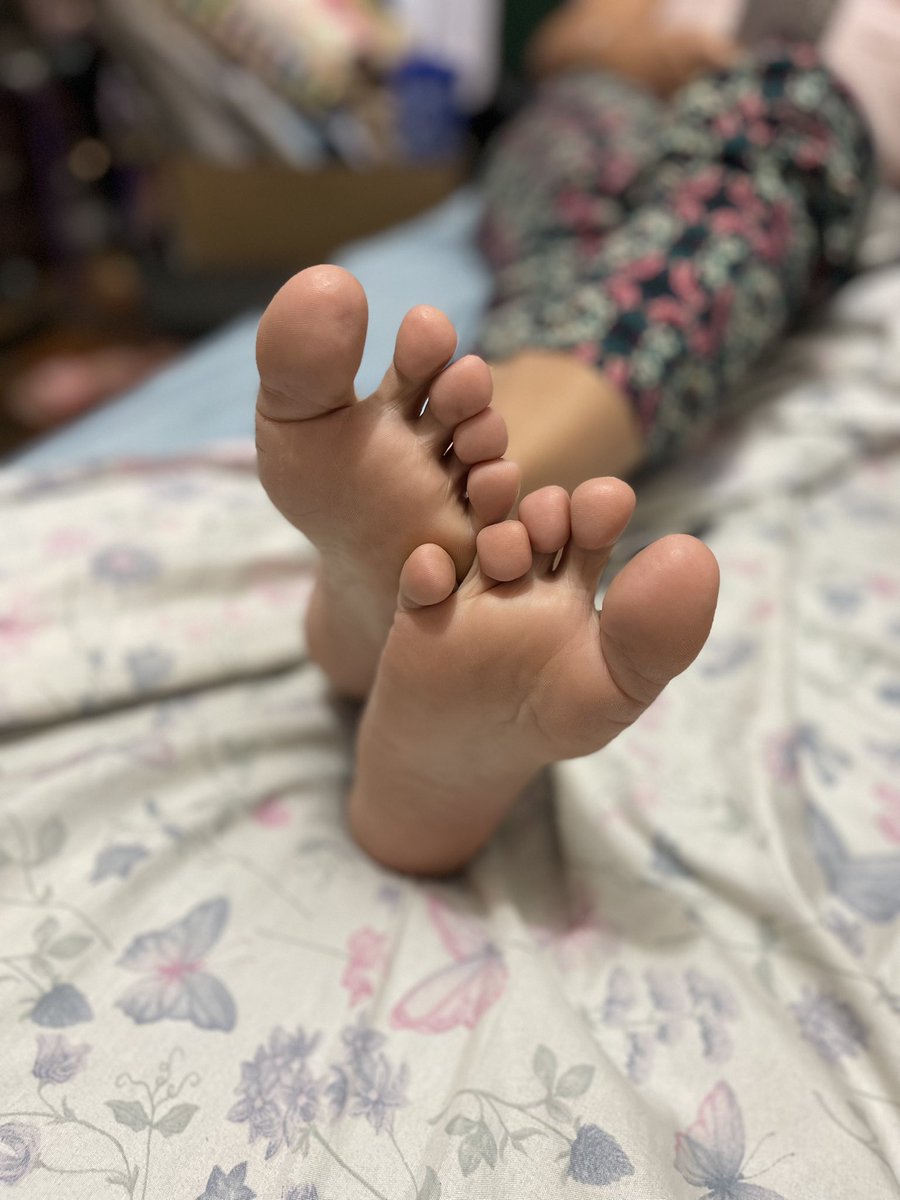 Selling foot content here Anyone interested?.
#foot #feetfetich #FeetNCheeks #feetqueen #sexylingery