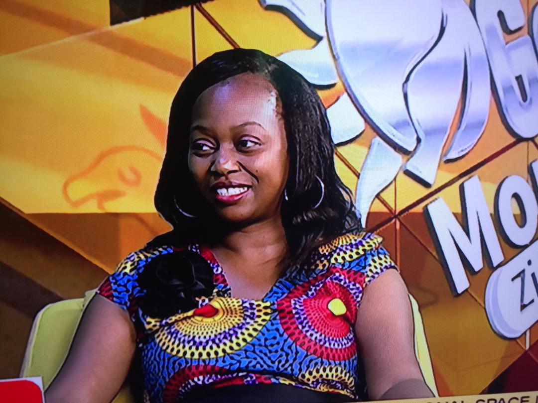 anchirenjethe's tweet photo. Good Morning Zimbabwe on ZBC. Thanks to the Team behind the scenes and Curtley the presenter, he is amaa-zzing and it calmed me down because I was so nervous.
#ZimbabweAuthors #ReadZimbabwe #ReadAfrica https://t.co/tVd0tWuh2I