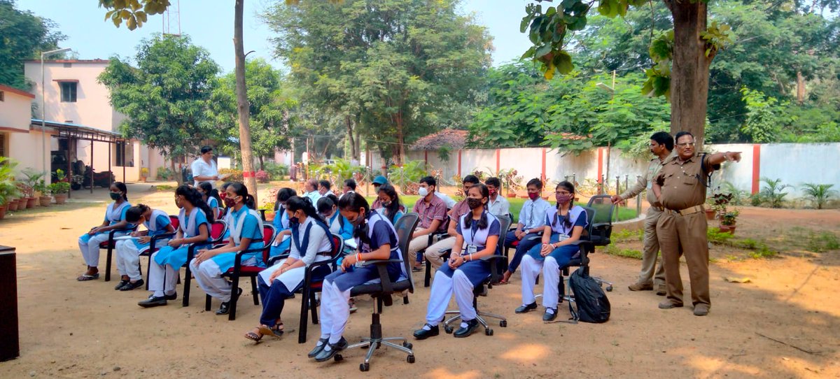 DFOJharsuguda's tweet photo. District level #WildlifeWeek2021 celebrated at #jharsugudaforestdivision office campus. In this occasion a #quiz competition was organized on #wildlife theme for school children.
#SaveLifeInWild
@ForestDeptt
@PCCFWL_Odisha https://t.co/TAVKhD7mK9