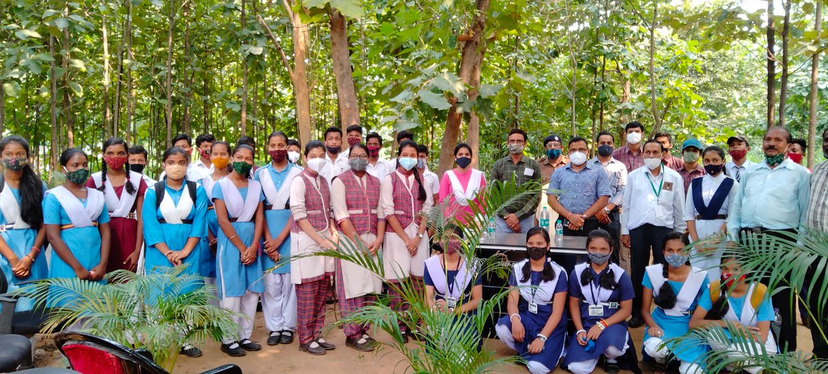 DFOJharsuguda's tweet photo. District level #WildlifeWeek2021 celebrated at #jharsugudaforestdivision office campus. In this occasion a #quiz competition was organized on #wildlife theme for school children.
#SaveLifeInWild
@ForestDeptt
@PCCFWL_Odisha https://t.co/TAVKhD7mK9