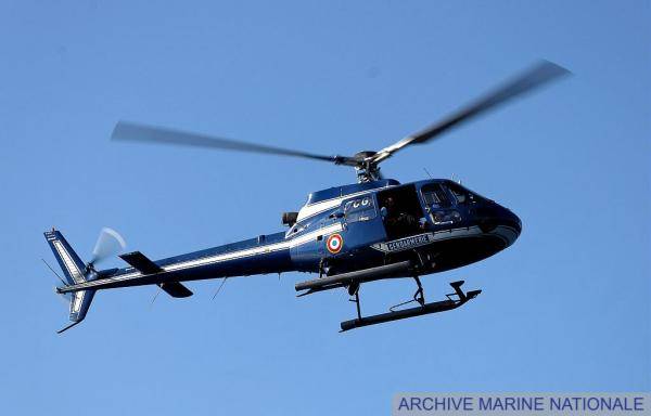 premar_ceclant's tweet photo. [#Opération] 08.10, 16h, Saint-Jean-de-Monts (85): @CROSSA_Etel coordonne 🚒🚤#Codis85, 🚁#Ecu44 et 🚤#P613 @Gendarmerie et patrouilles terrestres pour rechercher un baigneur.
Fausse alerte confirmée à 16h30.
➡️Prévenez vos proches de vos projets en mer et tenez-les informés! https://t.co/Ikxq4jKaRW