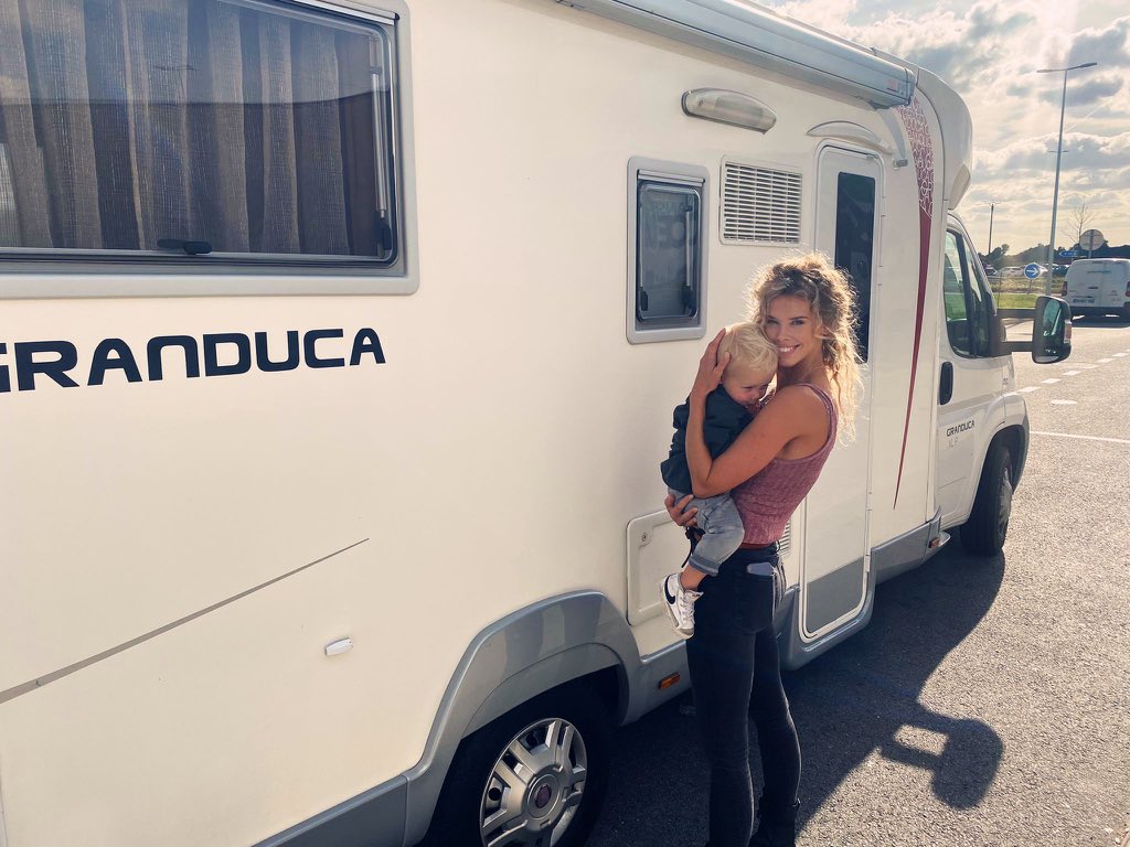 timdouwsma's tweet photo. Na een intense 1.5 jaar voor de wereld, maar ook voor mij. Is het tijd om even terug te keren naar de basis! Op naar Portugal! Tips zijn natuurlijk altijd welkom 😉😘❤️ #camp https://t.co/xQre255vgU