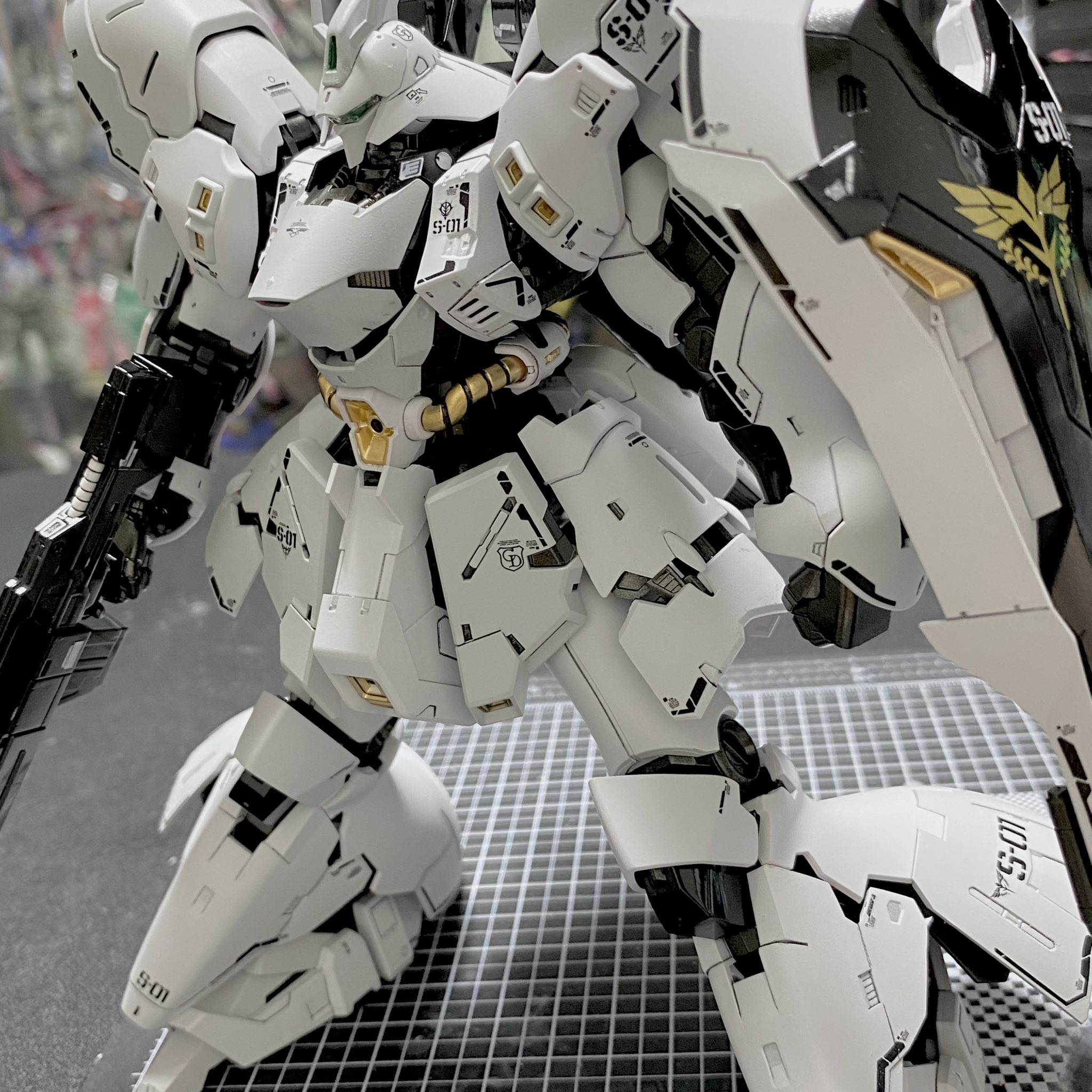 BANDAI - RG サザビー(木下わさび) 木下わさびのガンプラ製作所 в X: „ホワイトサザビー 制作期間2