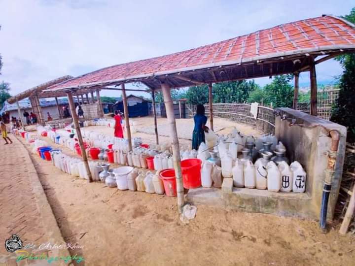TechnicalShabb3's tweet photo. #Rohingya refugees are dealing with challenges arising from congested and unhygienic camp conditions, the lack of sufficient water and sanitation infrastructure, fecal contamination, and geographical limitations such as a shortage of land area and groundwater. https://t.co/4FKgzgRONX
