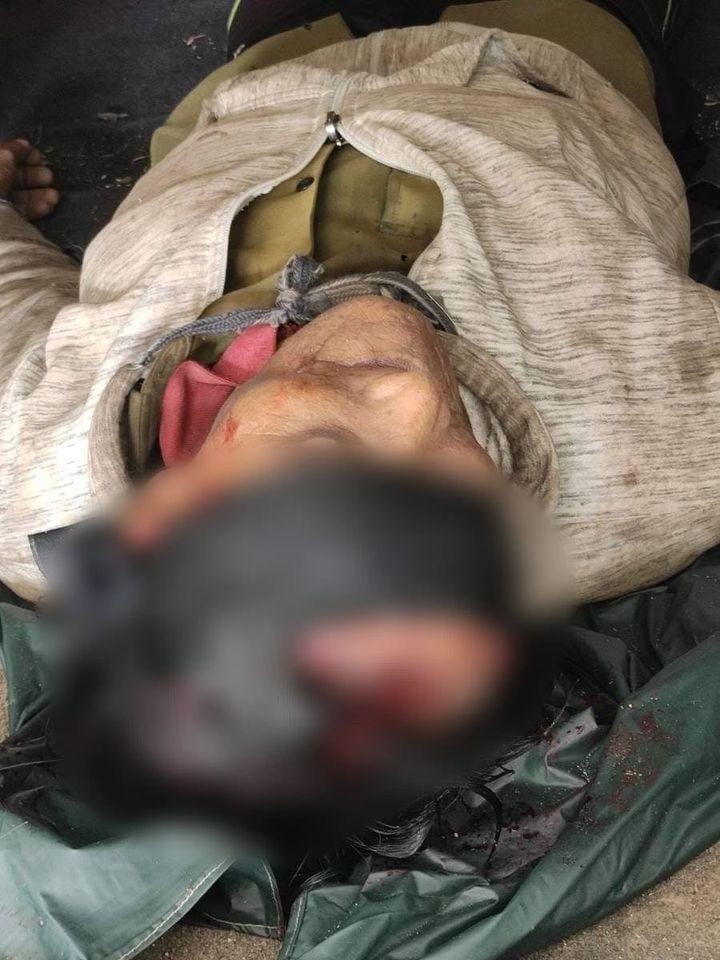spring21MM's tweet photo. Tw\\Death
Military Terroirsts Abducted 2 refugee brothers on their way back to take rations in 6miles #Sanpya village, #Demoso Tsp on Oct9 morning.
-After that,Ko Kyaw Hein(brother) was Shot Dead by Terrorists &amp; his younger brother Daw Minit was luckily Rescued by KNDF.
#Oct9Coup https://t.co/0bS6A0BxAH