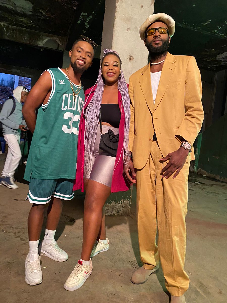LouisGoodness1's tweet photo. Another Banga is out again be ready for the jam anytime soonest gonna be up on air. #buggaking @omoge https://t.co/VSgj6eIUyK