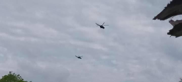 Thet1391's tweet photo. Military’s helicopters were seen flying over YeHtut Village Tract, Butalin Tsp this morning. Military’s helicopters flew frequently in the area during the 1st week of Oct according to locals. #WeSupportNUG #Oct9Coup #WhatsHappeningInMyanmar https://t.co/H7rfC5rfYU