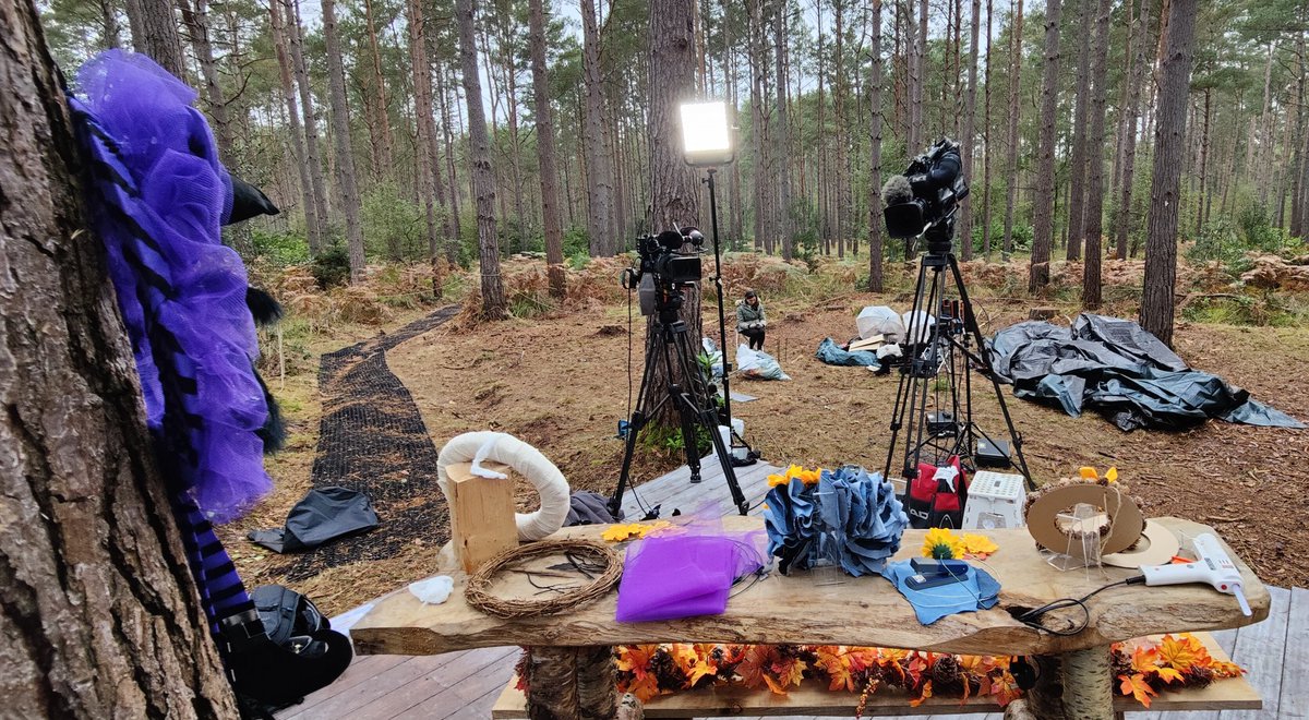 Live autumnal wreath making in the TM forest yesterday. 2 cameras, dual path Lu600. Remote production, cut in TVC London. #Fx9 #PMW500
