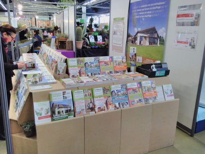 LMEmag's tweet photo. Aujourd'hui samedi et demain aussi, nous sommes dans les allées de #zenetbio à #Nantes au parc expo #laBeaujoire. Venez nous rencontrer, échanger, débattre ou découvrir l'écoconstrcution, ses possibles, ses nouveautés, ses actus ;) Ce w-e, c'est la rédaction qui tient le stand https://t.co/6i9QtOmuXl