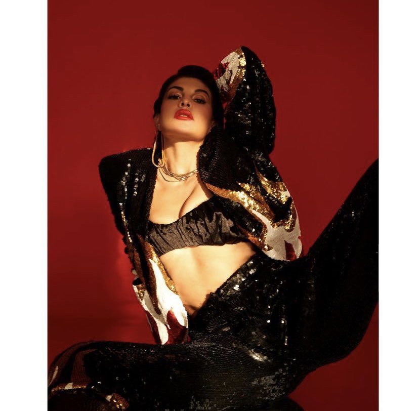 Asli_Jacqueline's tweet photo. 🔴🔺🟥 https://t.co/3sEfWFaK77