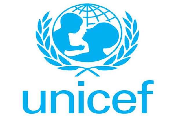 Worldstagegroup's tweet image. The UN Children’s Fund (UNICEF) says Nigeria needs to spend the next two to three years building its immunisation infrastructure to enable the country to access and administer the WHO announced malaria vaccine.  #malariavaccine #PeterHawkins #UNICEF

worldstagenews.com/unicef-says-ni…