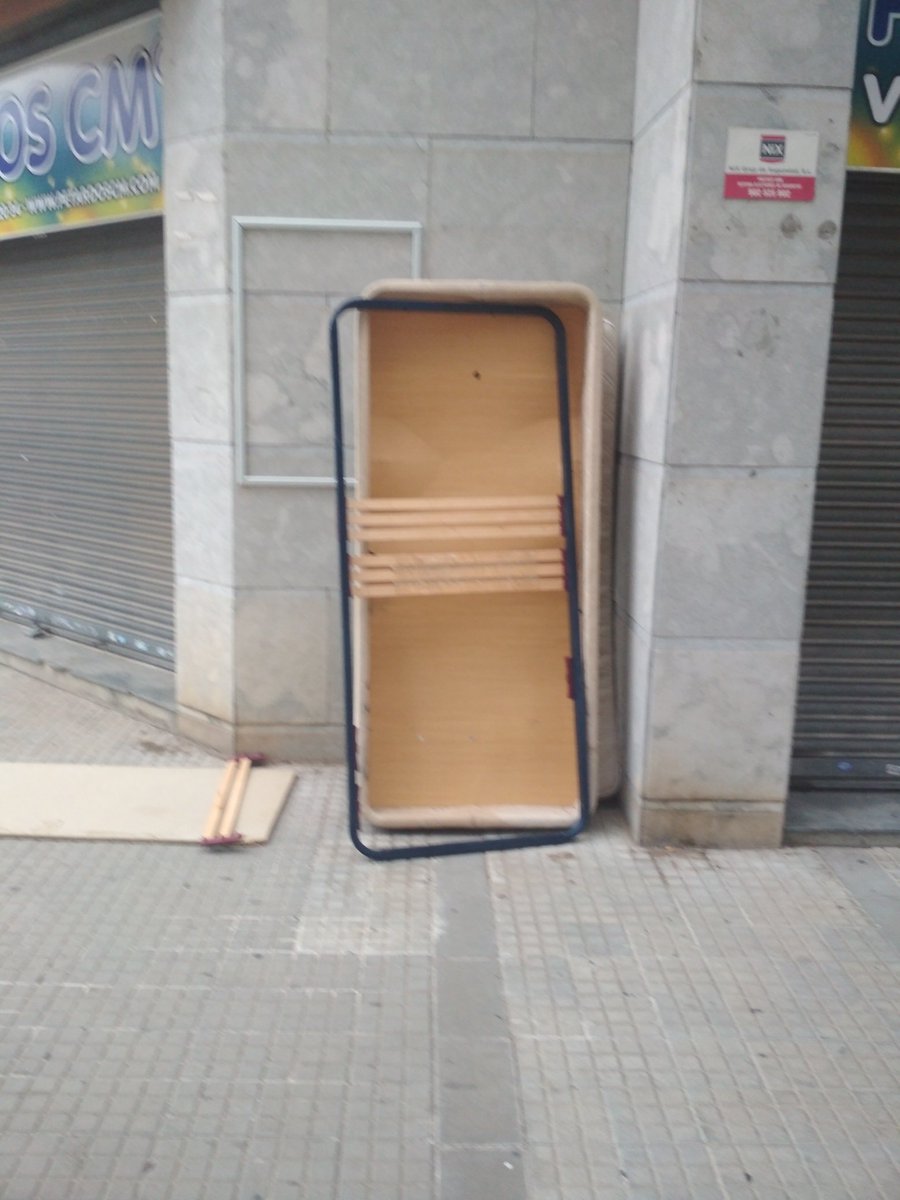 SenyorGos's tweet photo. #Projecte #Matalasespacial
#Viladecans
Comencem l conta enrera: 10,9,8,7,6,5...
-Houston, Houston, tenim un problema...
#AvuiNoToca https://t.co/xPRmFTxOm4