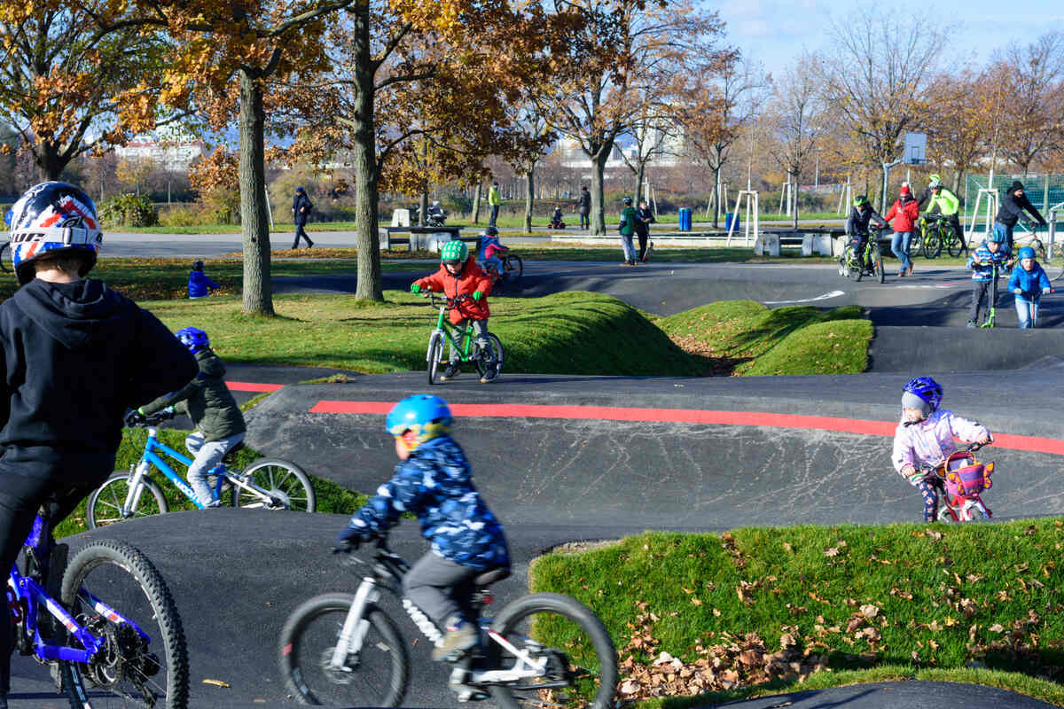 TAG24Sachsen's tweet image. Bahn frei für neue Sportart: Jetzt plant auch das Rathaus #Pumptracks. #Dresden tag24.de/dresden/politi…