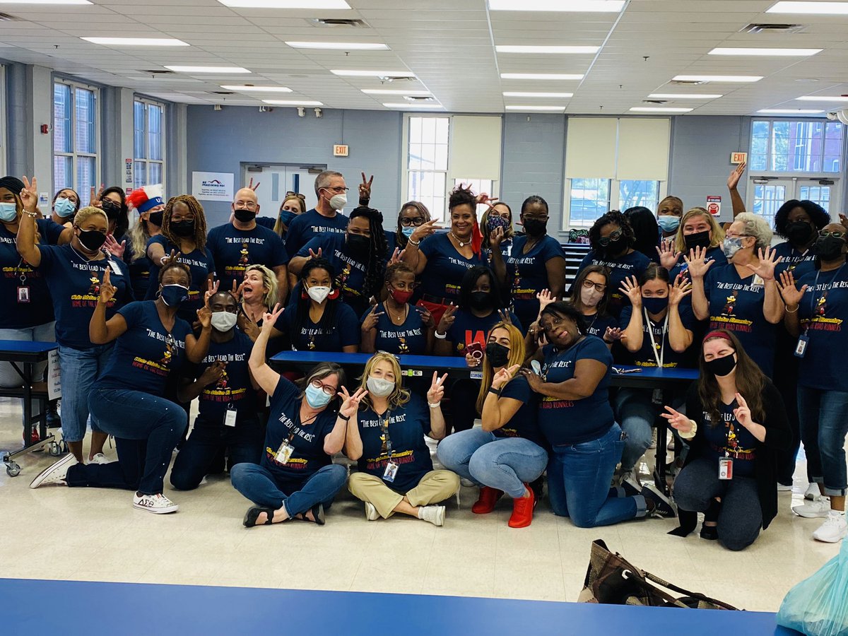 WellsStation1's tweet photo. Happy Fall Break to our amazing Faculty & Staff! The best Lead the Rest!! #wearewellsstation #Reimagining901 #SCSstrong #fallbreak2021
¡Felices vacaciones de otoño para nuestra increíble facultad y personal! ¡¡El mejor lidera al resto !! #wearewellsstation # Reimagining901 https://t.co/HzL4ygOWXD