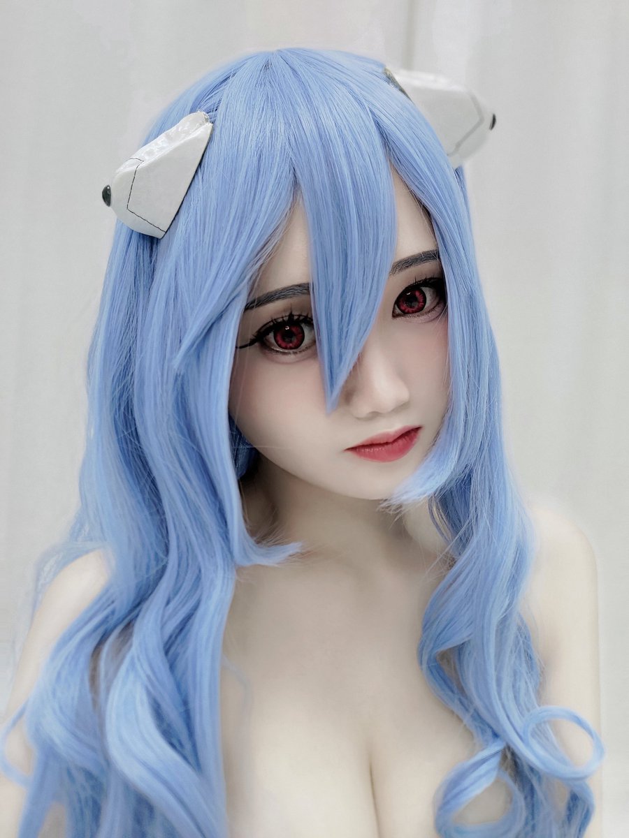 CU_Una_'s tweet photo. 大家有看Eva新劇場版 [ 終 𝄇 ]嗎？這次是出我最喜歡的「綾波麗」喔，希望大家也會喜歡！😳✨

#悄悄地跟你們說🤫
#其實我入面有著衫🙈
#Eva #Evangelion #新世紀エヴァンゲリオン #新世紀福音戰士 #AyanamiRei #Ayanami #Rei #綾波レイ #綾波麗 #FirstChildren #第一の少女 https://t.co/vShSUKOxZc