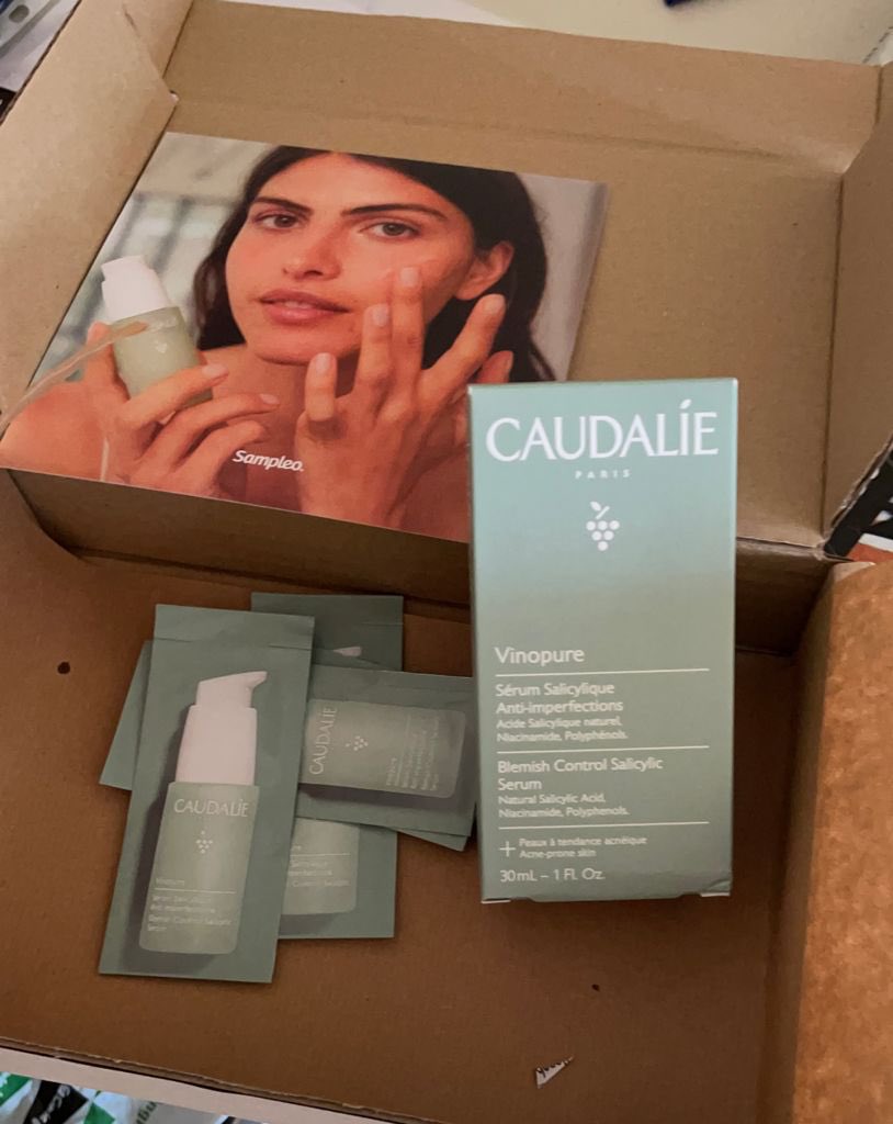 Bego144's tweet photo. Gracias a Sampleo he podido probar Vinopure de CAUDALIE. Un serum salicilico antiimperfecciones que promete minimizar poros. Me está encantando! #vinopuresampleo #vinopure @sampleo https://t.co/VmFBOptHVX
