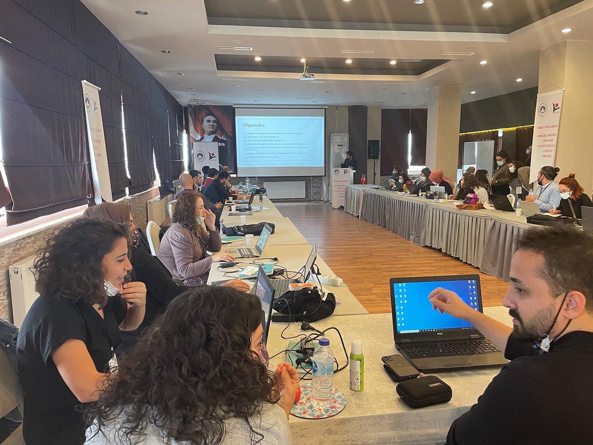 kluproje4005's tweet photo. Kıymetli katılımcı hocalarımızın bireysel proje sunumları devam ediyor -2 https://t.co/L9BQ0xcU5w