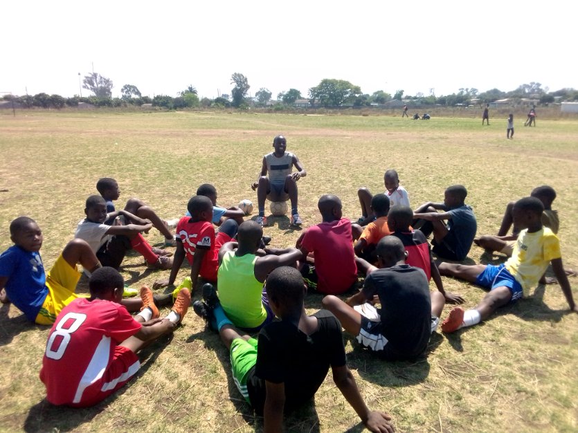 maftzw's tweet photo. Our head coach George 'Mavhariro' Magariro with the U15 boys at today's training session @SakubvaA @MAJESA17 @OfficialDynamos @TheMirrorMsv @HevoiNews https://t.co/cDErswbyxa