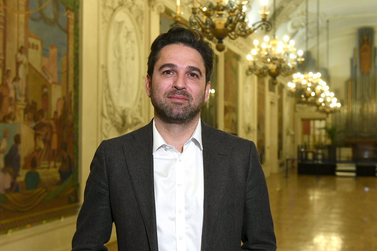 Le maire de #Reims <a href="/ArnaudRobinet/">Arnaud Robinet</a> quitte le parti <a href="/lesRepublicains/">les Républicains</a> et rejoint <a href="/EPhilippe_LH/">Edouard Philippe</a> 
#EdouardPhilippe 
francebleu.fr/infos/politiqu…