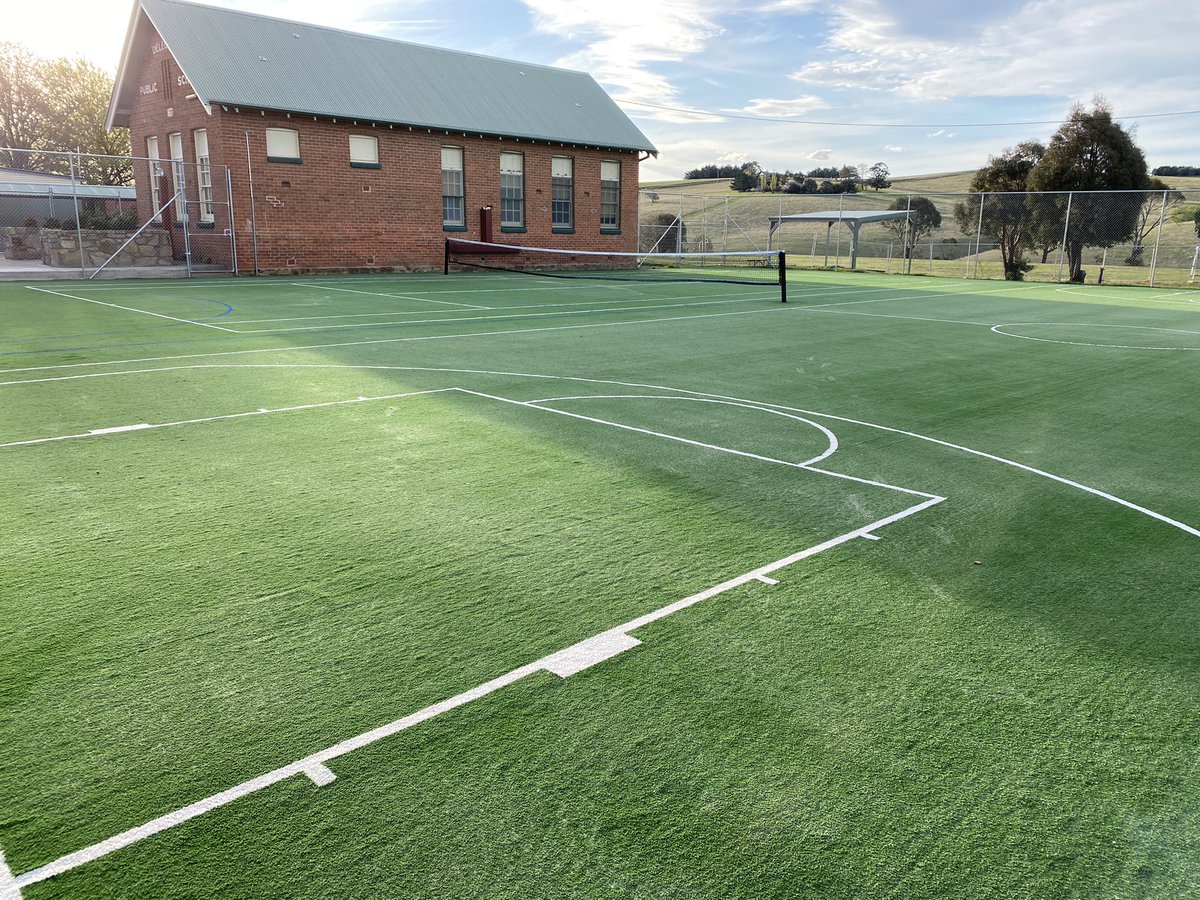 bradnhaz's tweet image. Thanks to Fraser Gehrig and his team at @tuffturf in Melbourne for making our school even greater than it already was. #LoveWhereYouWork #lovewhereyoulearn #delegatepublicschool @dizdarm @KCDURAN75 @NSWEducation