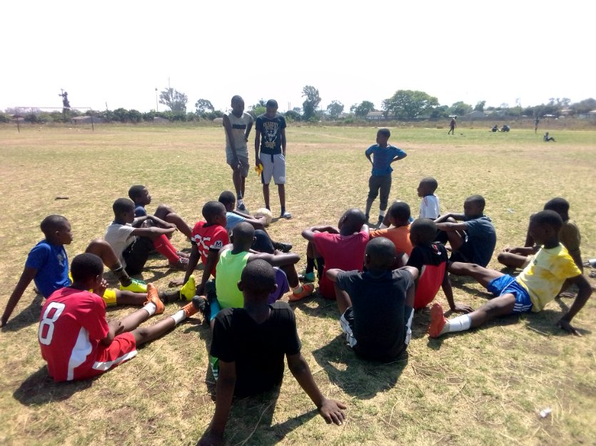 maftzw's tweet photo. Our head coach George 'Mavhariro' Magariro with the U15 boys at today's training session @SakubvaA @MAJESA17 @OfficialDynamos @TheMirrorMsv @HevoiNews https://t.co/cDErswbyxa