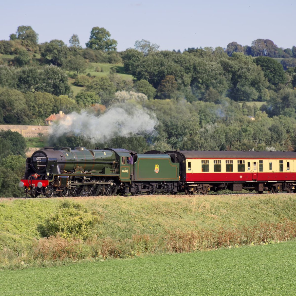 Royal Scot steam train heading out of Bath
🚂🚃

The second steam train through Bath 6th October.

#46100 <a href="/SaphosTrains/">Saphos Trains</a> #royalscot #ThePhotoHour #visitbath #steamtrain #railway