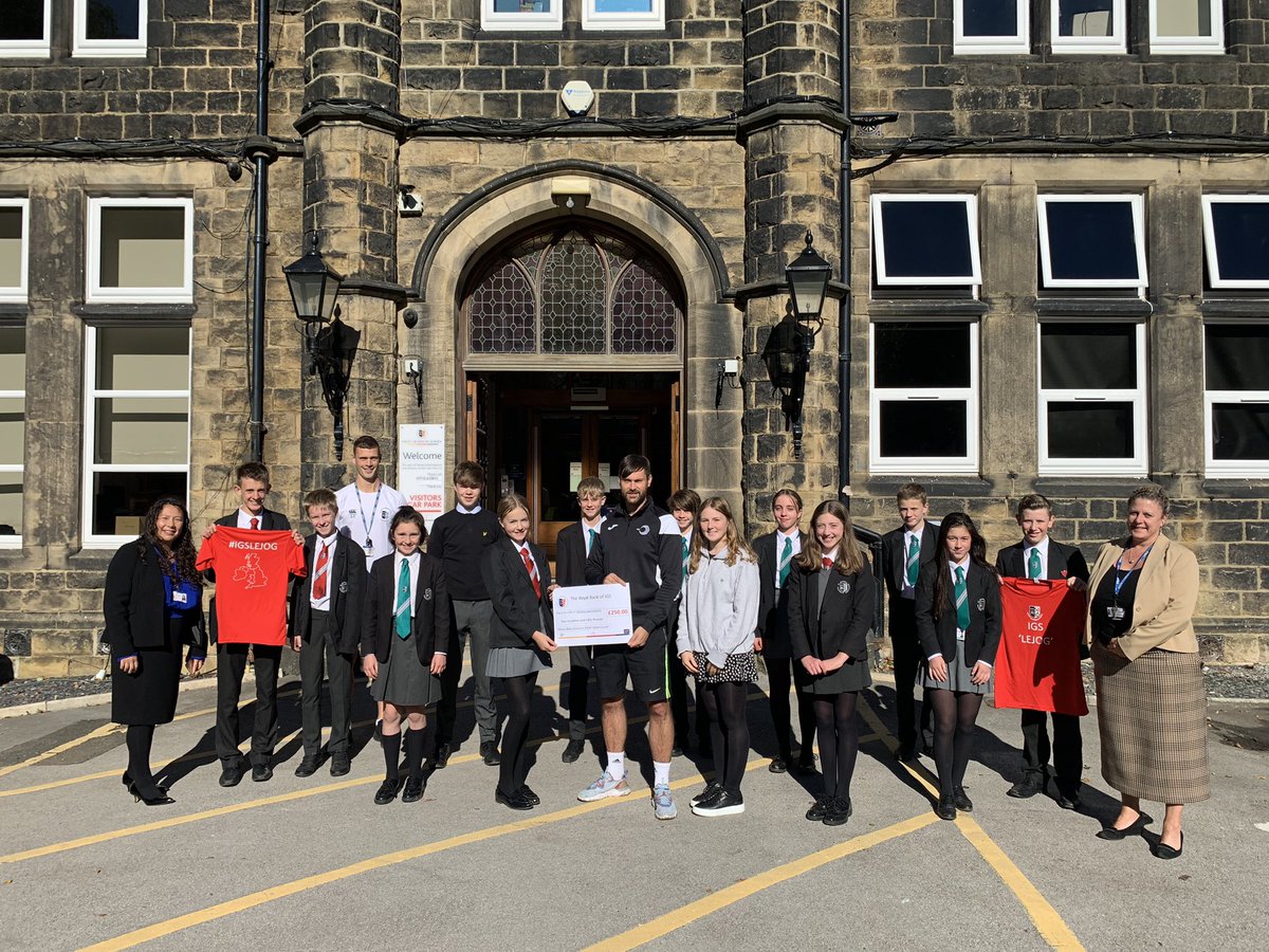 ilkleygrammarPE's tweet photo. On Wednesday the 20/21 Sports Council iLeader team handed over their £250 giant cheque to their chosen charity @DisSportYorks! This was from the ‘virtual LEJOG’ fundraiser in July last academic year. Well done all! @Ilkleygrammar https://t.co/UwzbzH3doi