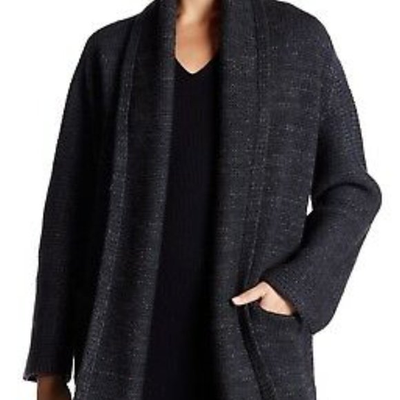 ursula_clair's tweet photo. So good I had to share! Check out all the items I'm loving on @Poshmarkapp #poshmark #fashion #style #shopmycloset #madewell #jcrew #vince: https://t.co/XnEPD6ouyc https://t.co/3okwmCGDiD