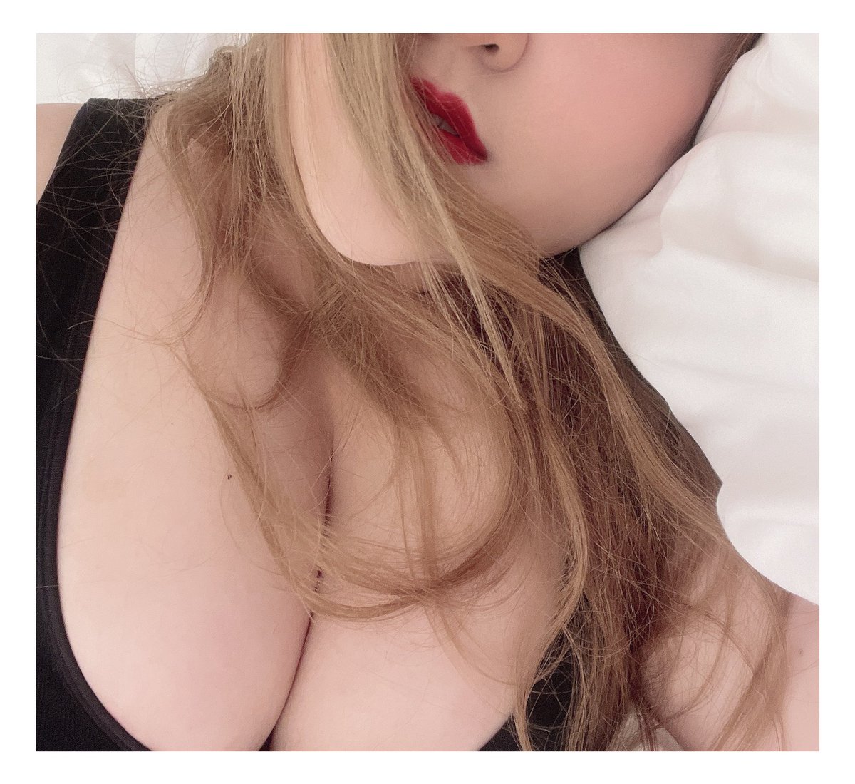 cccc698's tweet photo. 到現在還賴在床上
三天兩夜直接改玩��個禮拜好了😈 https://t.co/cmG6es1c3L