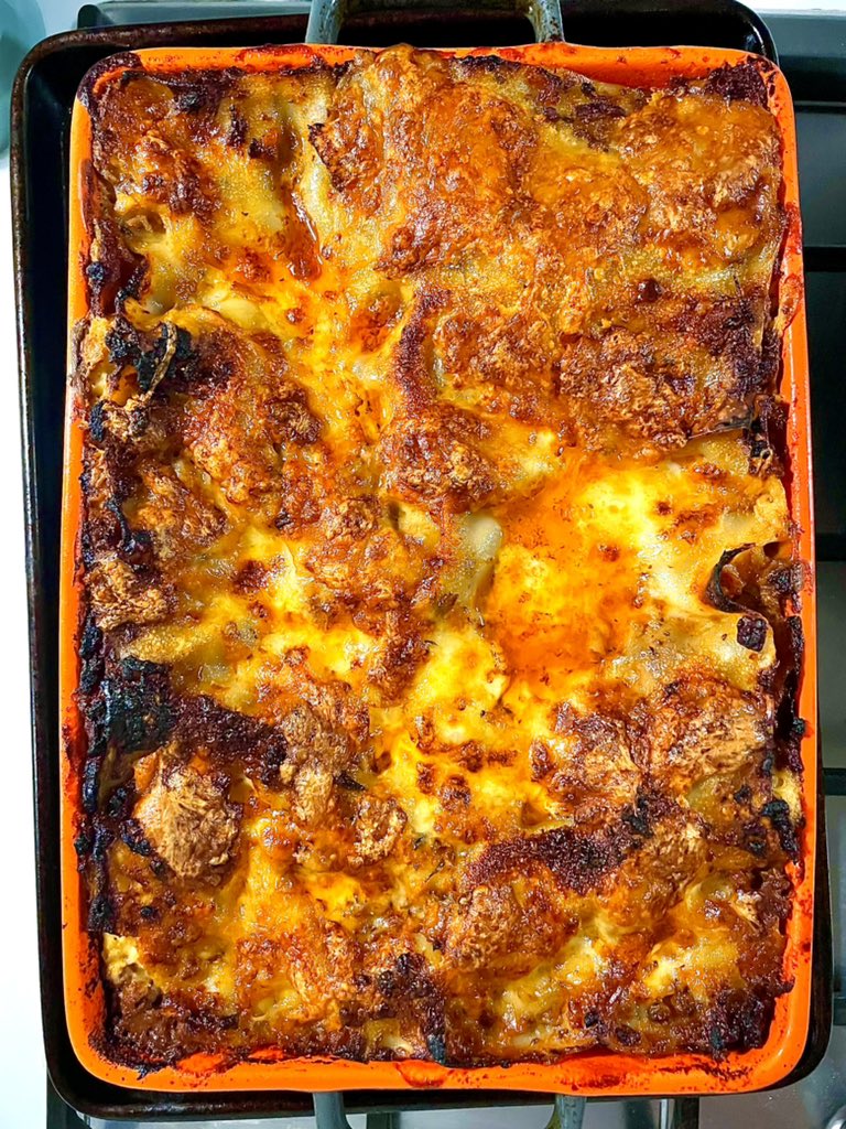 benjifrosty's tweet photo. Autumnal Friday nights call for one thing only. @Nigella_Lawson Lasagne of Love ❤️ Worth every minute… https://t.co/06NnGrZYar