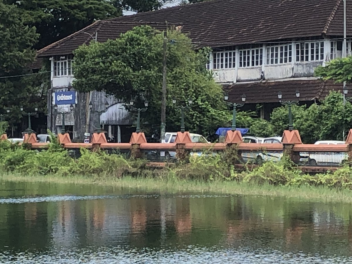 ARV36948297's tweet photo. Three Iconic structures around the #MananchiraPond in #Kozhikode. The pond in itself has a great history. The CSI Cathedral to the Northeast was built by the #BaselMission in the 1800s, The #CommonwealthWeavingFactory to the South &amp; 90+ yr old #TheCrownTheatre to the west! https://t.co/gzUuNYBhzP