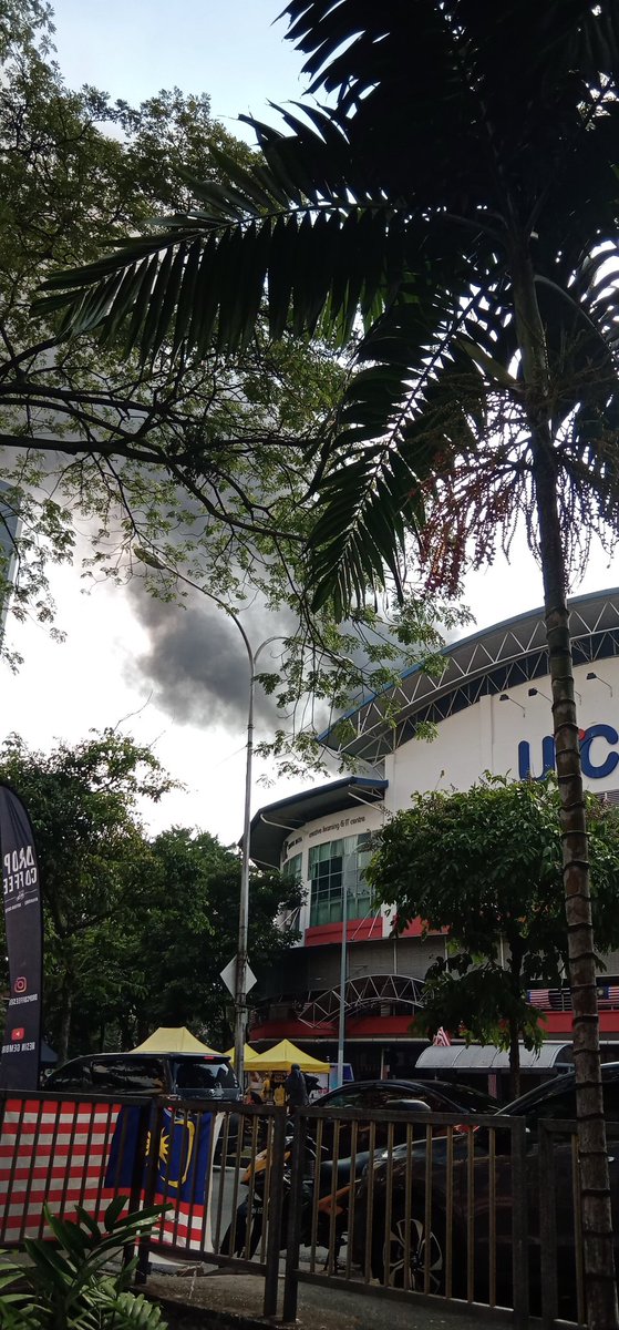 azaazmeerul's tweet photo. whats happening sentul #sentul #utcsentul https://t.co/3fubYmU9rG