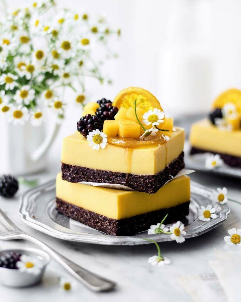 AvidoFood's tweet photo. Mango Lemon chocolate Bars 🥭🍋 Delicious mango lemon bars by @nm_meiyee made with sweet mangoes, lemon and coconut milk.

AND now to our tagged picture of today 😍 Swipe left to see @nutritiouslymonica‘s Apple Cider Cinnamon Baked Doughnuts served with… https://t.co/kMRganhM5u https://t.co/6Zb1ItwXwK