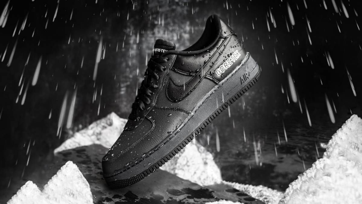 thesolesupplier's tweet photo. Here's our new favourite October drops you can cop at Nike UK! 🍂 

COP NOW: https://t.co/yNGoh45KLq https://t.co/4JBIoxruYo
