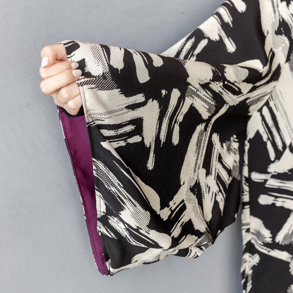 _k_i_i_r_o_'s tweet image. 【 shop blog 】
◻︎キモノスリーブワンピース
今回は、
秋冬に大活躍間違いなし🌟
着物のエッセンスを詰め込んだ
ワンピースをご紹介中です🐼
羽織としても着られるワンピースは
スタイリングを考えるのも楽しい👗
詳細は PARCOブログを
ご確認ください☟☟
 shibuya.parco.jp/shopnews/detai…