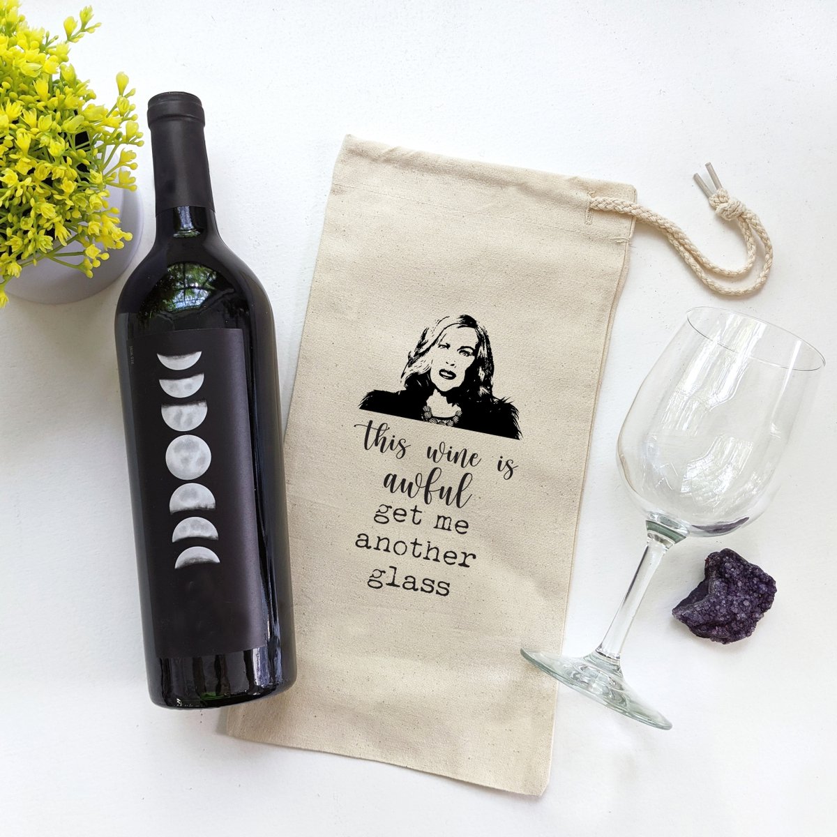 MoonlightMakers's tweet photo. 💥🥂NEW🥂💥 Screen Printed Wine Bags have just launched! We have been working day and night on product development in 2021 and these bags are the first of many new additions to our sweet little gift brand.🎁 💕 

P.S. These work great for alcohol too. 😘 https://t.co/lU2yFSHDp4