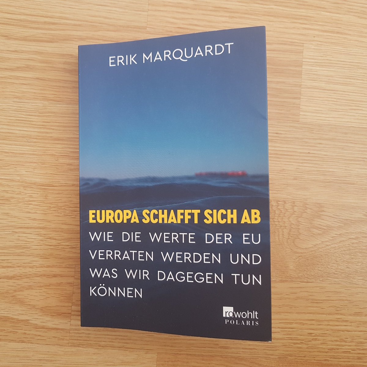 derOhrem's tweet photo. Danke für dieses Buch, @ErikMarquardt.  #LeaveNoOneBehind https://t.co/jrLKAaZxSN