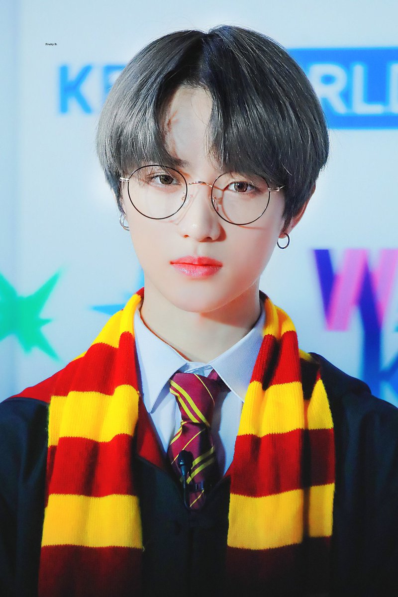 Gonji_0's tweet photo. 올해 할로윈 때는 어떤 코스튬을 할지 궁금..
지금은 범규 헤어 때문에 늑대소년도 잘 어울릴 듯
하울이랑 아시타카도..😇 https://t.co/csscwSfJCX