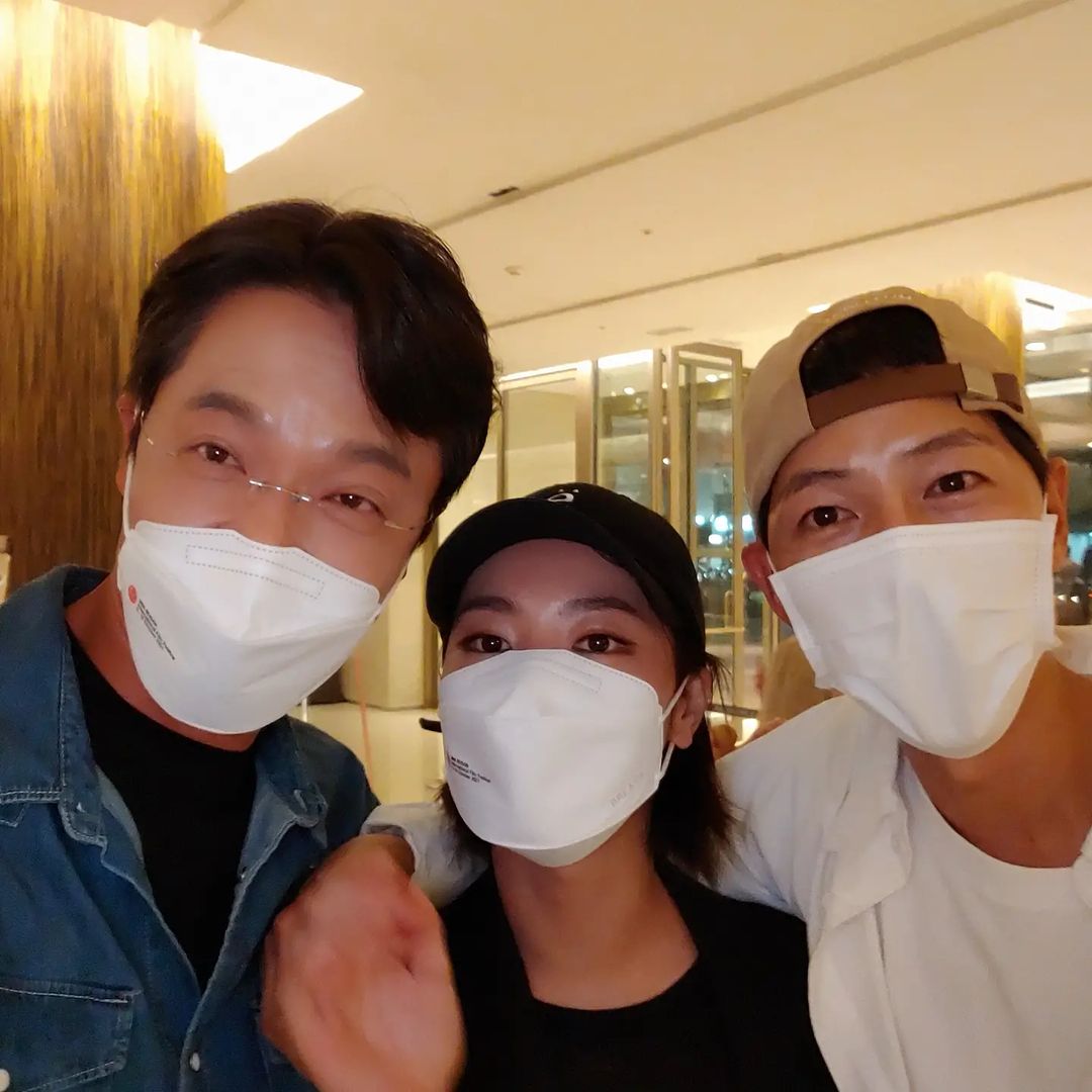 My #Jeonki heart is so full right now! ❤
Waiting for many more jeonki selcas and interactions in the future. 
#Vincenzo team deserves all the love they are getting.