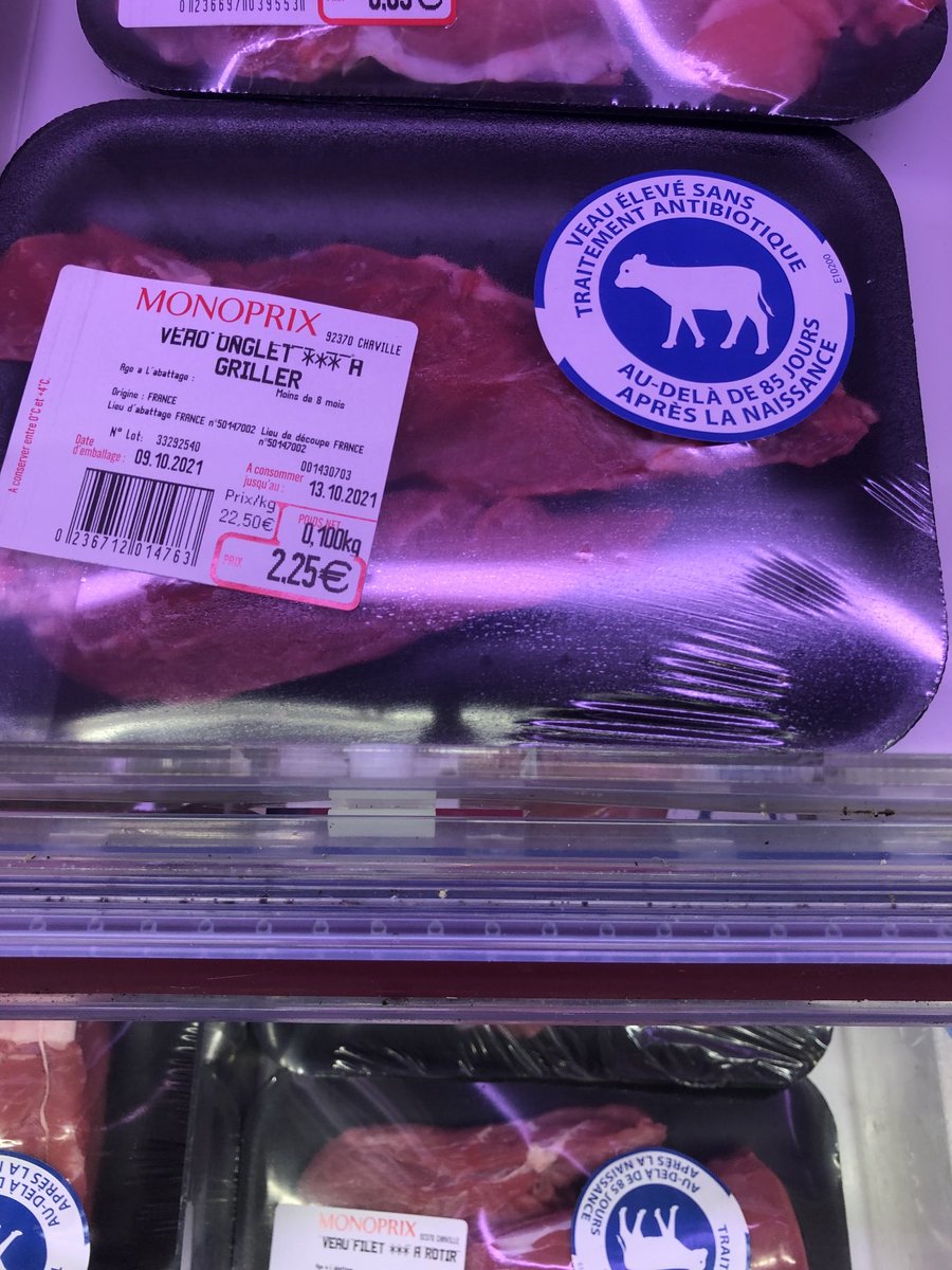 Chez ⁦<a href="/Monoprix/">Monoprix</a>⁩ , voici l’étiquette « élevé sans antibiotiques »… Ou comment vendre plus cher une pratique largement généralisée, le lait ou la viande d’un animal traité à un antibiotique n’entrant JAMAIS, c’est la loi,  dans le circuit de commercialisation. #Filous