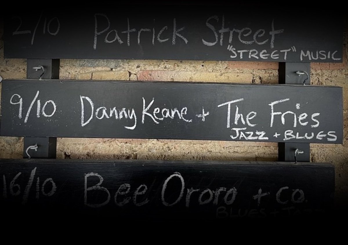 thewestburyn22's tweet photo. Tonight we have Jazz &amp; Blues from Danny Keane &amp; The Fries 🎶🎷 
Come eat, drink &amp; enjoy some amazing live music. 
•
•
•
#thewestbury #thewestburypub #dannykeanemusic #dannykeane #thefries #livemusic #jazz #blues #music #artists #jazzmusic #turnpikelane https://t.co/Oee7vHkrrO