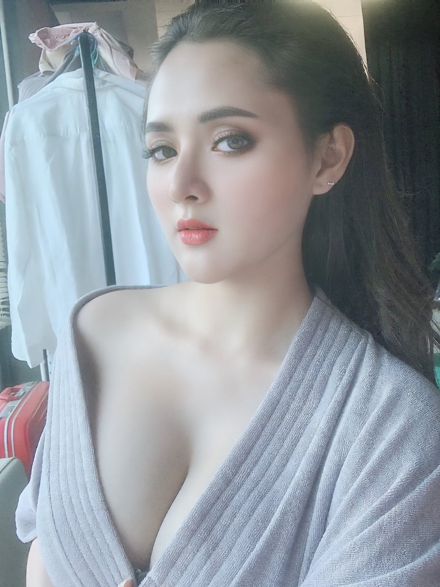 Ktrynt's tweet photo. พอมีงานทำกูก็ขี้เกียด พออยู่บ้านเฉยๆก็อยากทำงาน555555 https://t.co/tGOOlODLeJ