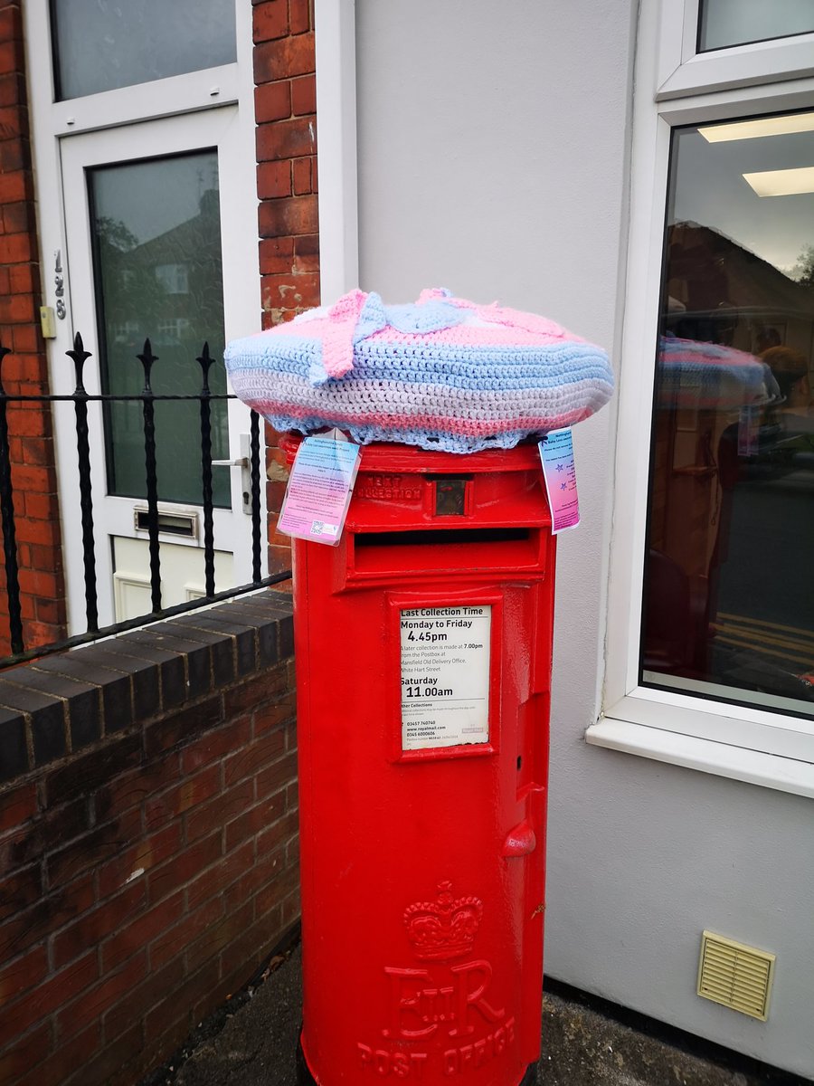 Loops43's tweet photo. It's not perfect but it's made with love ❤️🤍💙 My postbox topper for  @NottshireSands  Baby Loss Awareness Week project is out.
Keep your eye out for more of them across Nottinghamshire
#nottssandsblaw2021 @SandsUK #postboxtopper #BLAW2021 #babylossawareness2021 @BLA_Campaign https://t.co/0gMu86qQt0