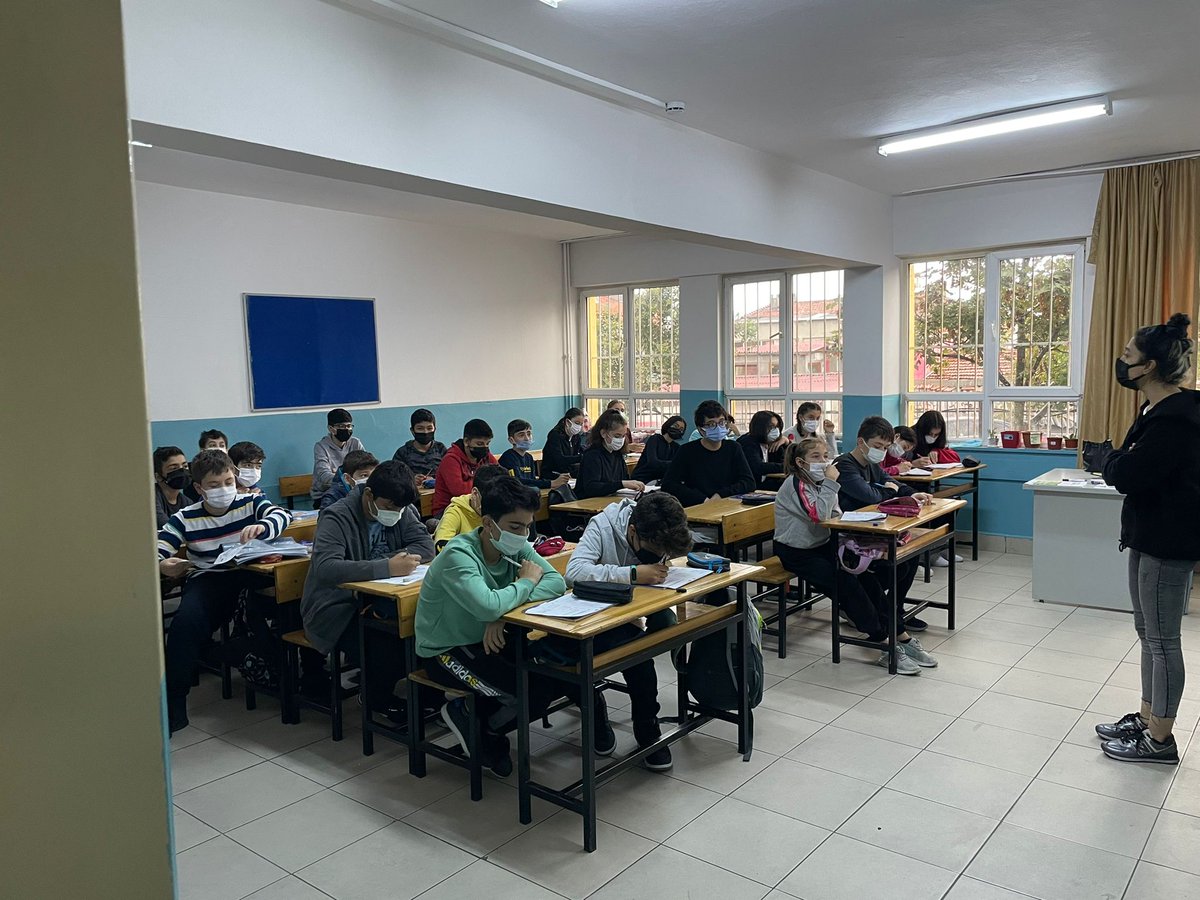 8.sınıflarımızın Destekleme Yetiştirme Kursları Cumartesi gününde de okulumuzda devam ediyor. Tüm öğrencilerimizin LGS sürecinde yanındayız 📚✏️🖊✍🏻 #lgs2022