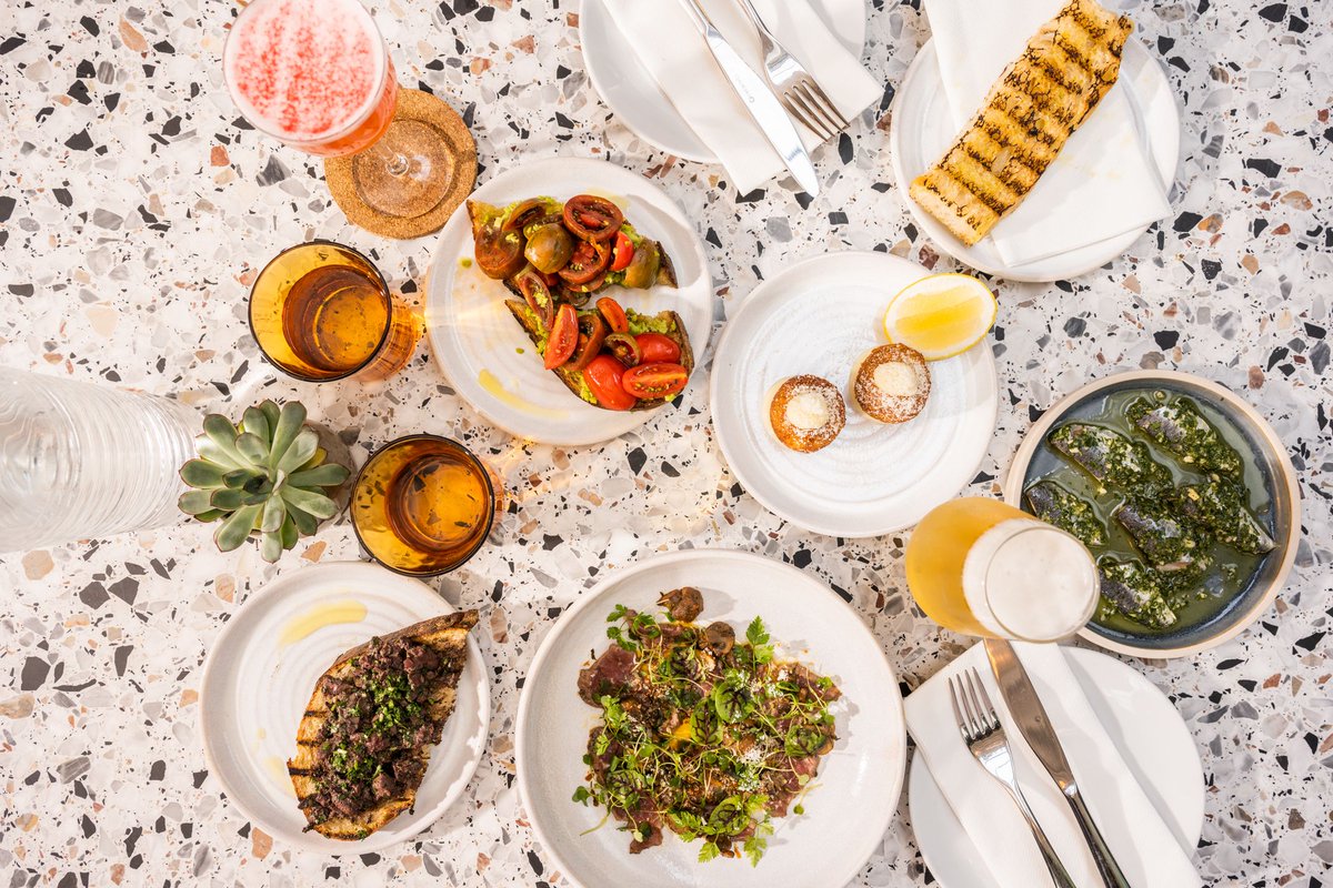 POV: It's Saturday afternoon, you're out with friends and decide to come into the restaurant for some cocktails and a bite to eat! Great choice. Saturdays done the right way 👏