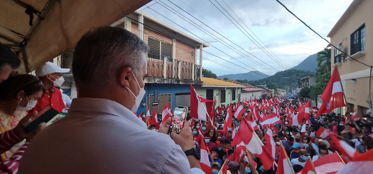 talbottlg's tweet photo. San Nicolás, mi segundo hogar. Y que mejor manera que visitarlo y ver el apoyo que tiene @yanirosenthal, este 28 de Noviembre, con @BenchitoAlcalde ¡recuperaremos esa Alcaldía!
#ElCambioDeLaGente
#YaniPresidente https://t.co/0hK90DDakh