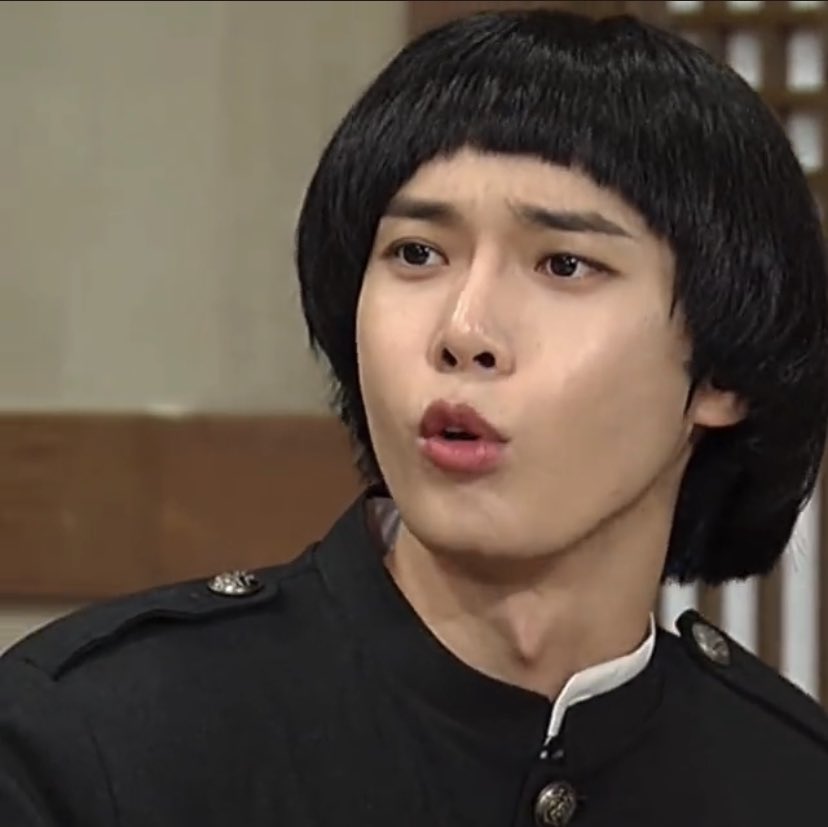 :มองไรไอเด็กห้องหนึ่ง
:มองคนน่ารักไง โห่